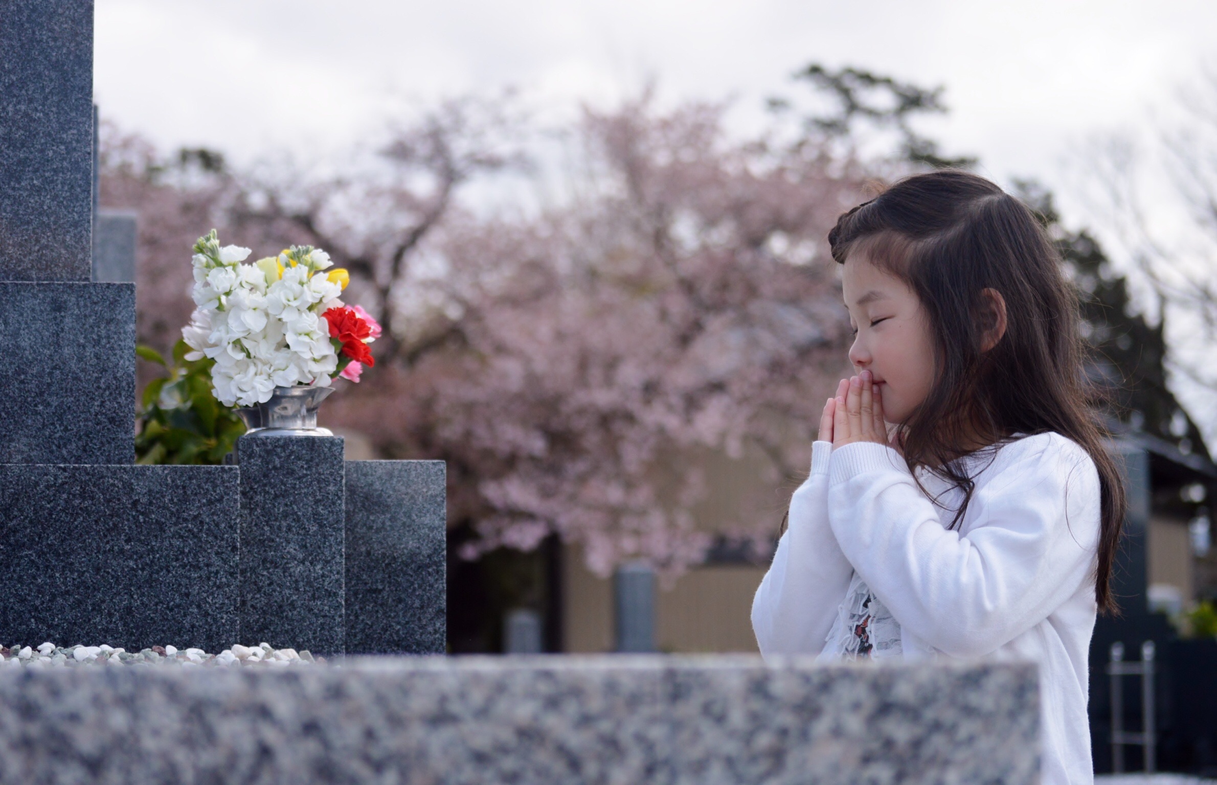 3 17 3 24は春のお彼岸 家族そろってお墓参りに出かけましょう ストーンメーソン真 滋賀県東近江市の石材店